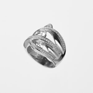 Anillo Elegante con 3 circonitas grandes - Imagen 1